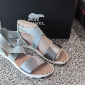 Sorel Green and Silver Leather Sandals